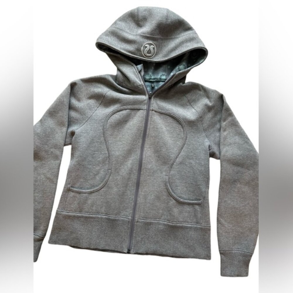 Lululemon Scuba Hoodie Grey Thick Size 8 light blue inside